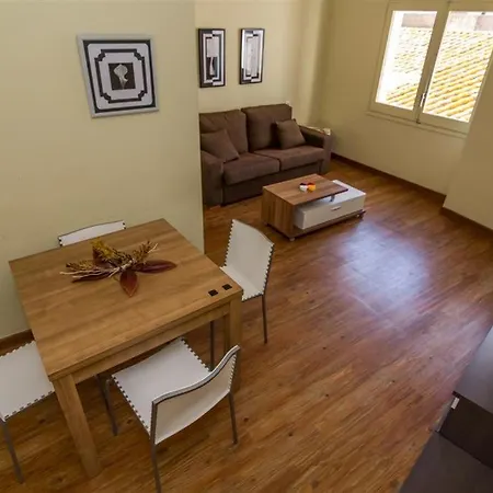Apartment Josep Sabate, 4 2